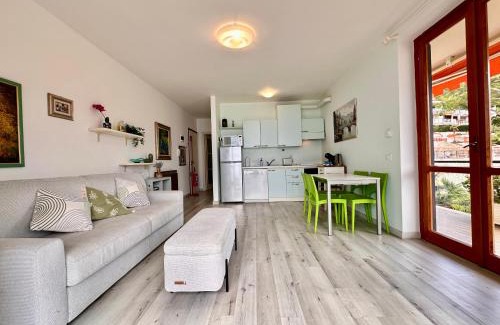 Ospedaletti Apartment | OSPEDALETTI Mare e Relax- Affittasi "Oasi Riviera" con campo da Tennis e Sala Giochi