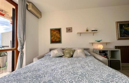 Ospedaletti Apartment | OSPEDALETTI Mare e Relax- Affittasi "Oasi Riviera" con campo da Tennis e Sala Giochi