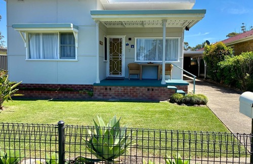 Callala Bay House | Osprey Seaside Retro Cottage