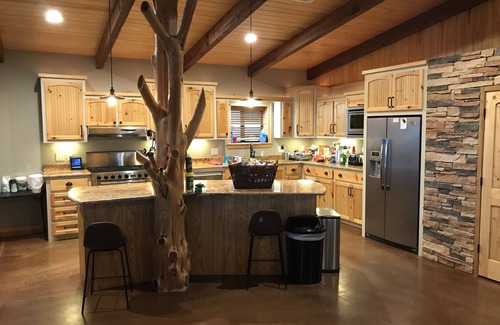 Pawnee County Cabin | OSU Stillwater Private Luxury Corporate/Family Retreat