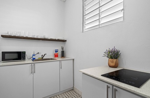 Sagrado Corazon Apartment | Otium Rentals San Juan City Apartment w Basketball Arcade