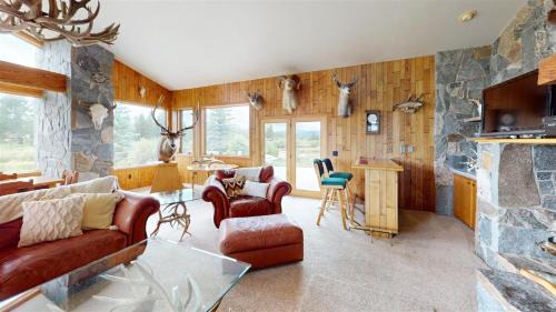 West Yellowstone House | Otter Lodge - NEW Listing!