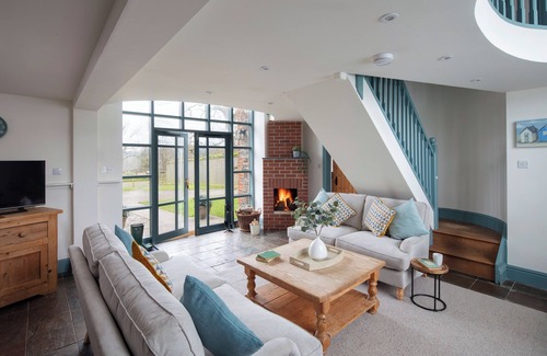 Black Torrington House | Otter's Den at Libbear Barton