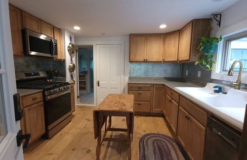 Bar Harbor Cottage | Otterly A-maine-zing, a cozy cottage with Acadia trails right out front