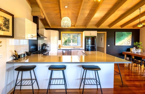 Johanna House | Otway Valley Lodge - Large family home sleeping 12 in idyllic Otways bush setting