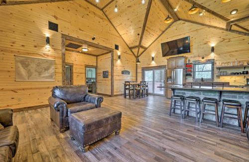 Whitesboro House | Ouachita Mtn Home Near ATV and Hiking Trails!