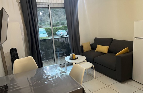 Savignac-les-Ormeaux Apartment | Ouréa, Appartement aux Portes de Ax les Thermes