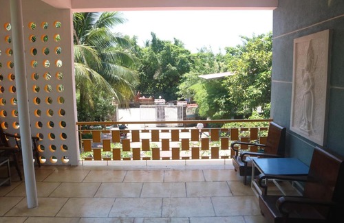 Kampot Hotel | Our House Bungalow
