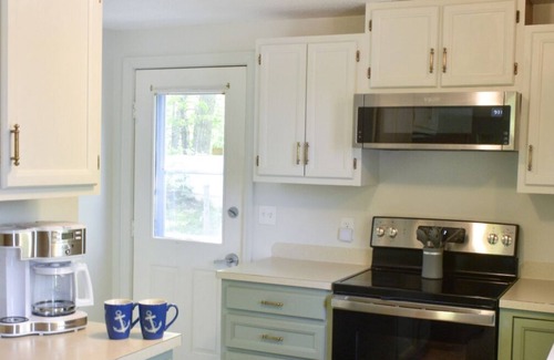 Topsham House | Our Maine Happy Place: Tranquil riverfront home with a wicked good view!