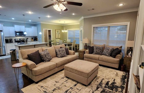 Searcy House | "OUR PLACE" Comfy New 3 Bdm/2 Bath in Searcy, AR minutes from Harding University