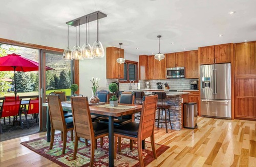 Eagle-Vail House | Our Spacious 4 Bedroom Home Sleeps 10! Pack Up the Family for a Getaway, Close to Vail & BC