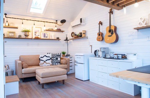 Wilsonville House | Our Sweet Retreat:1910 Restored Vintage Farmhouse