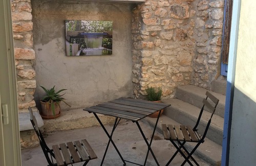La Couronne House | OUSTALET FOR TWO