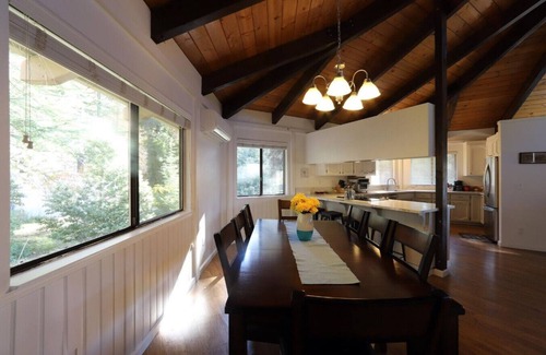 Apple Hill Apartment | Outdoor Deck - Pool Table - Fireplace - Grill