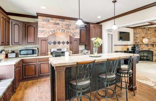 Huntcliff House | Outdoor Dining, Grill and Yard Eastover Gem!