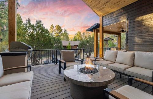 Torreon House | Outdoor Entertainment Area Cabin in Show Low!