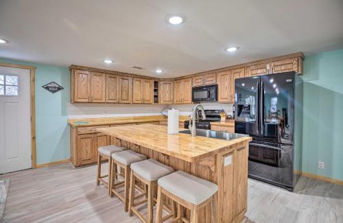 Sylvan Shores House | Outdoor Family Fun Large Home by Beaver Lake!