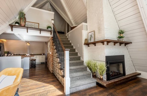 Lane Cabin | Outdoor Hot Tub, Quietly Secluded, Cozy Fire Pit