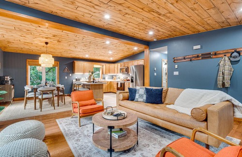 Basye House | Outdoor Movie Theater Hot Tub Fire Pit Game Room Cabin 2 miles from Bryce Resort