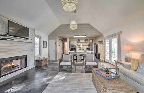 Fulton House | Outdoor Oasis & Grills: Ultimate Rockport Home!