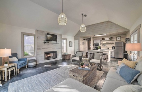 Fulton House | Outdoor Oasis & Grills: Ultimate Rockport Home!