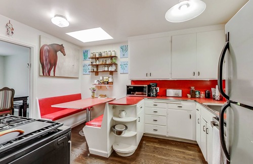 Parkside House | Outer Sunset District Home in San Francisco Sleeps Six with W/D, Parking, Apple TV