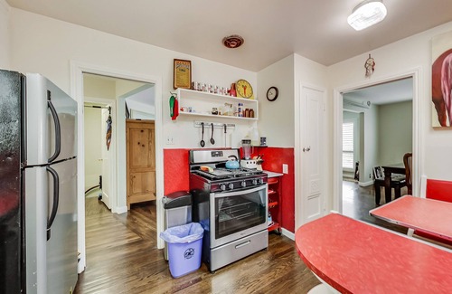Parkside House | Outer Sunset District Home in San Francisco Sleeps Six with W/D, Parking, Apple TV