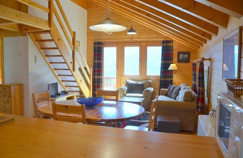 St. Luc Apartment | Outside : attic flat on the 2nd floor of an apartment house, for 4 persons, balcony with garden furn