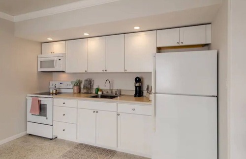 Juno Beach House | Outstanding Coastal Village Townhouse Close to Intercoastal & Beach