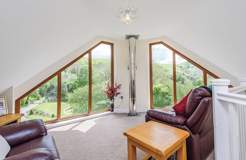 Caersws Ski Chalet | Outstanding open plan two storey lodge.