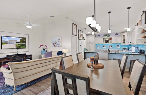 Hemingway Villa | Outstanding Villa in The Villages, Florida