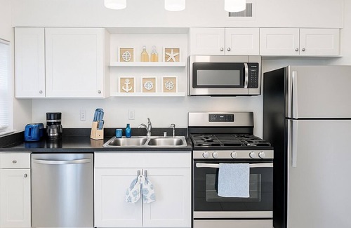 Bayview House | OV Beach Oasis: The Beach House- A 4 minute walk to the beach! Pet friendly!