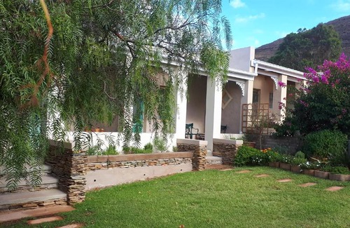 Barrydale House | Over Karoo Inn