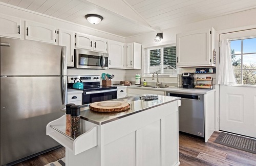 Waynesville Cottage | Overlook Nook - 2 BR, 2 BA, HT, FP