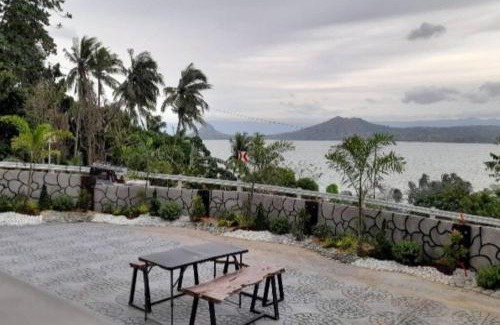 Mataas Na Kahoy Villa | Overlooking Taal Lake and Nature Vibe Staycation