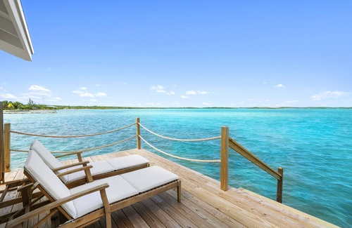 George Town House | Overwater Bungalow at Georgetown