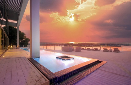 Abu Dhabi Villa | Overwater Paradise with private swimming pool and luxury amenities