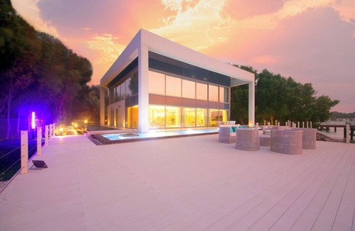 Abu Dhabi Villa | Overwater Paradise with private swimming pool and luxury amenities