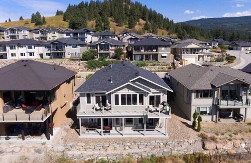 Foothills Apartment | OWAV- Whole Home · Stunning 5 bed house on Silver Star mountain