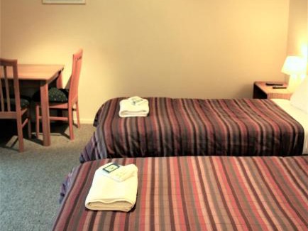 Owen River Hotel | Owen River Tavern & Motels