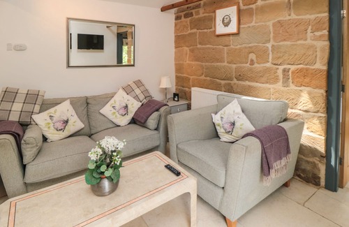 Easterside Cottage | OWL COTTAGE, pet friendly, character holiday cottage in Helmsley