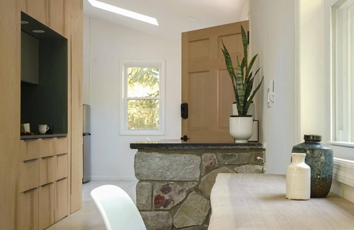 Town of Marlborough House | Owl's Nest: A Pet-Friendly Nature Lover's Getaway near Wineries & Hiking Trails