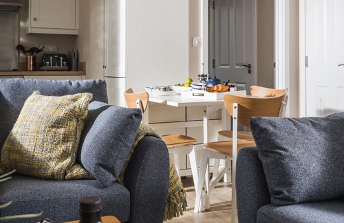 Camber Cottage | Owlers Cottage - a cottage that sleeps 4 guests in 2 bedrooms