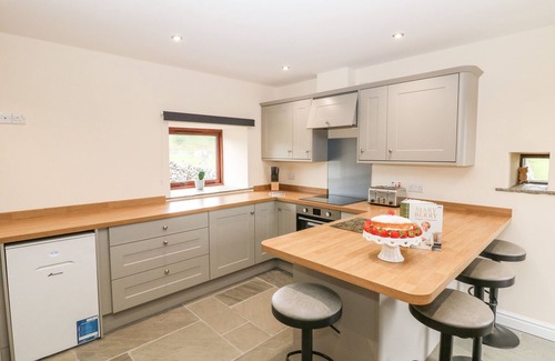 Alstonfield Cottage | OWLS BARN, family friendly, character holiday cottage in Hartington
