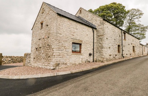 Alstonfield Cottage | OWLS BARN, family friendly, character holiday cottage in Hartington