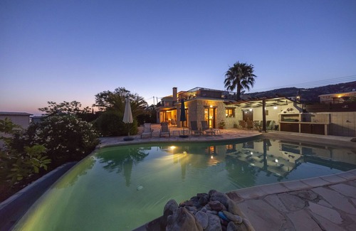 Peyia Town Villa | 'Owls Watch Villa' - A Stone Built Villa that sleeps 6 guests in 3 bedrooms