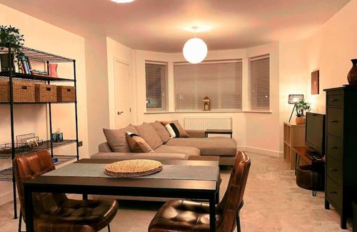 Kennington Apartment | Ox1 Quaint Village - 10min to Centre (Parking)