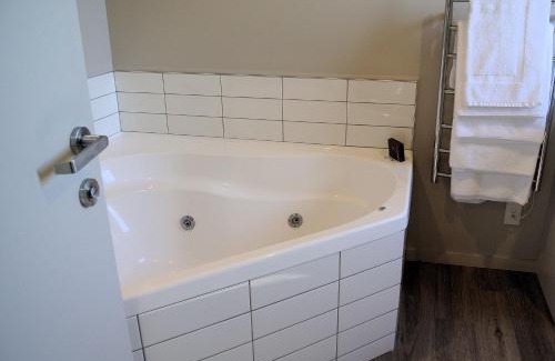 Oxford Hotel | Oxford Village Motels