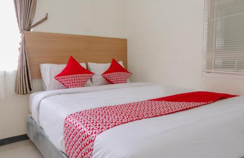 Jember Hotel | OYO 1247 Antosa Family Residence