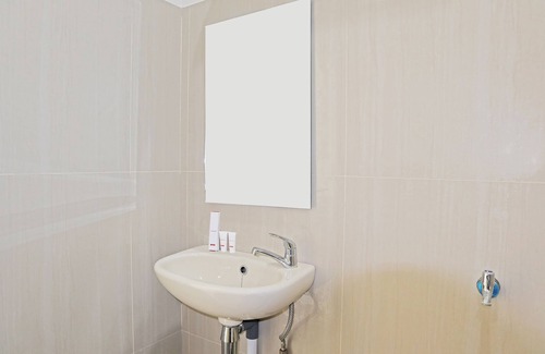 Padang Hotel | OYO 1326 Mahakam Guest House